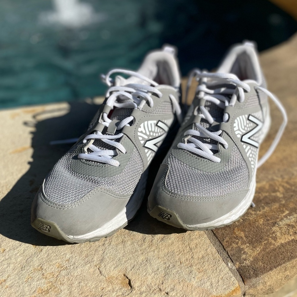 New Balance Baseball Turf Shoes Men’s size 9.5 EUC